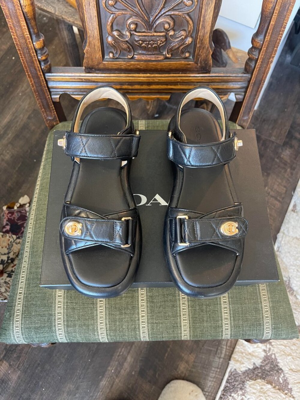 COACH QUILTED BLACK LEATHER DAD SANDALS SIZE 7 - Picture 2 of 6
